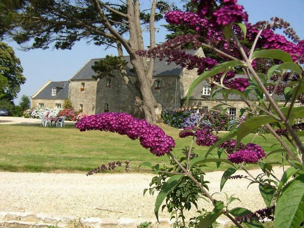 Manoir De Kerliviry Bed & Breakfast Cleder 3*,